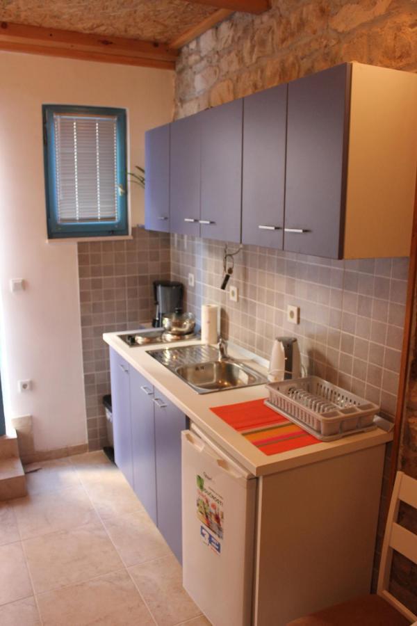 Lira - Studio Apartment Trogir Exterior photo