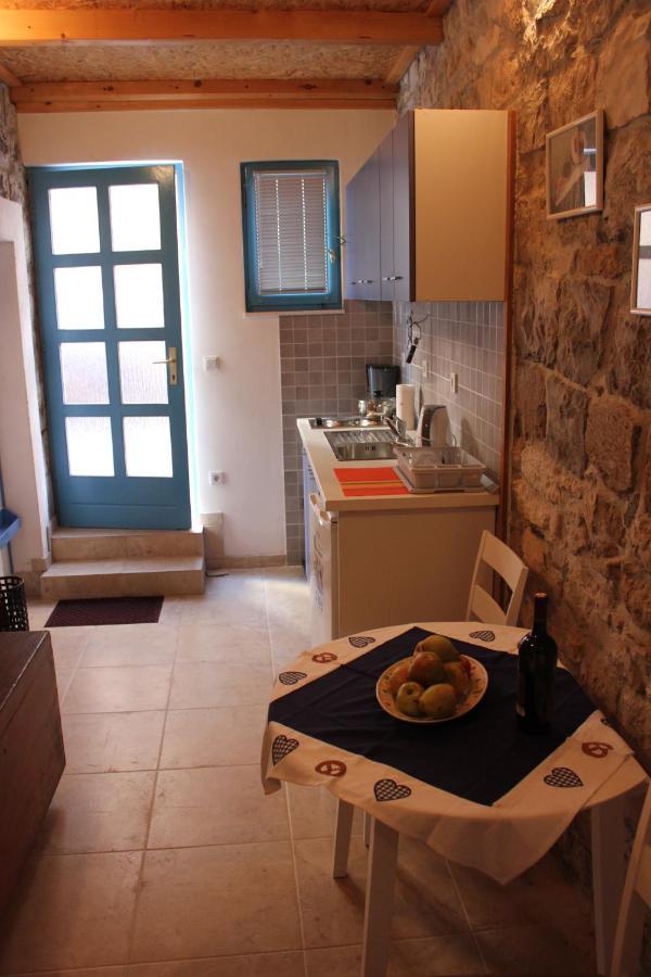 Lira - Studio Apartment Trogir Exterior photo