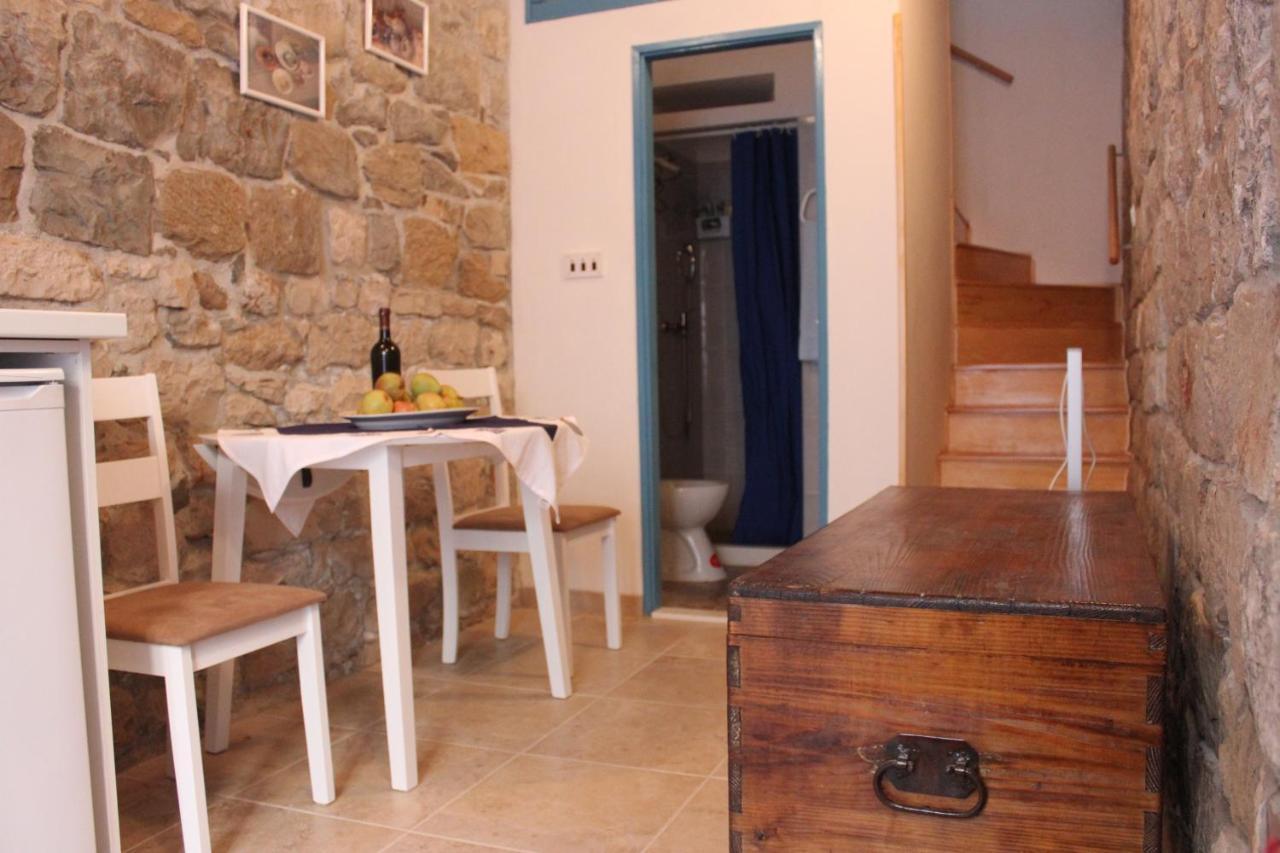 Lira - Studio Apartment Trogir Exterior photo