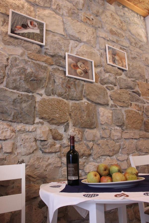 Lira - Studio Apartment Trogir Exterior photo
